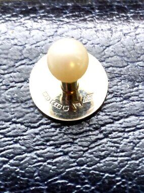 Midcentury elegance - 18K white gold Mikimoto pearl stud for dress shirt